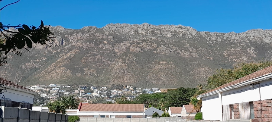 2 Bedroom Property for Sale in Sea Breeze Western Cape